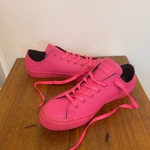 Converse All Star in bright pink! Brand new!